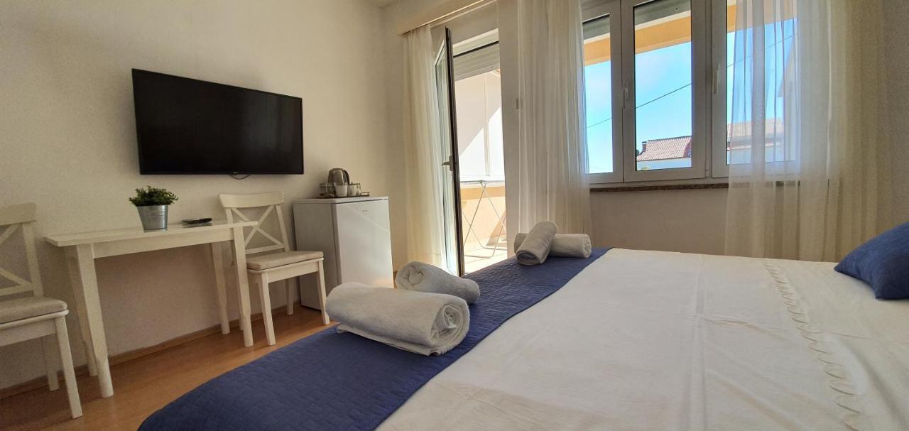 Apartmani Mira Vodice Eksteriør billede