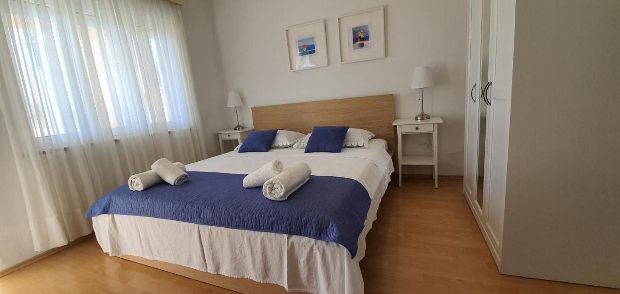 Apartmani Mira Vodice Eksteriør billede