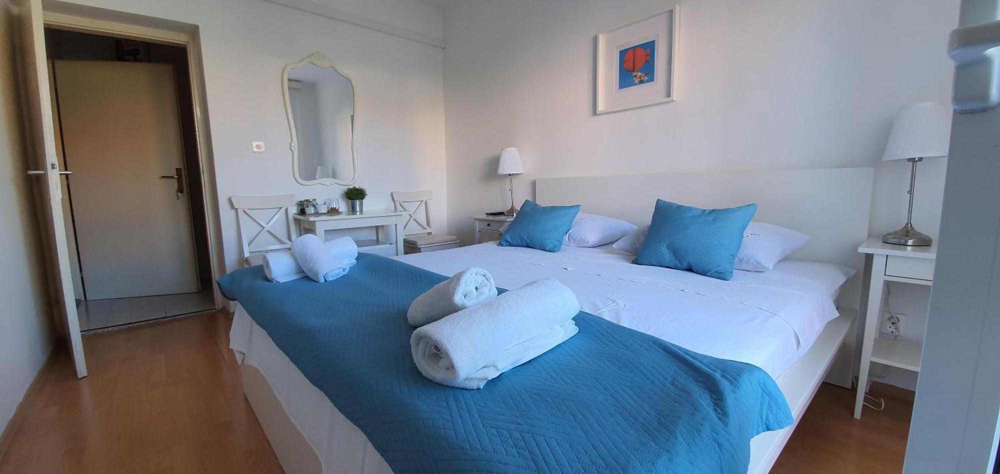 Apartmani Mira Vodice Eksteriør billede