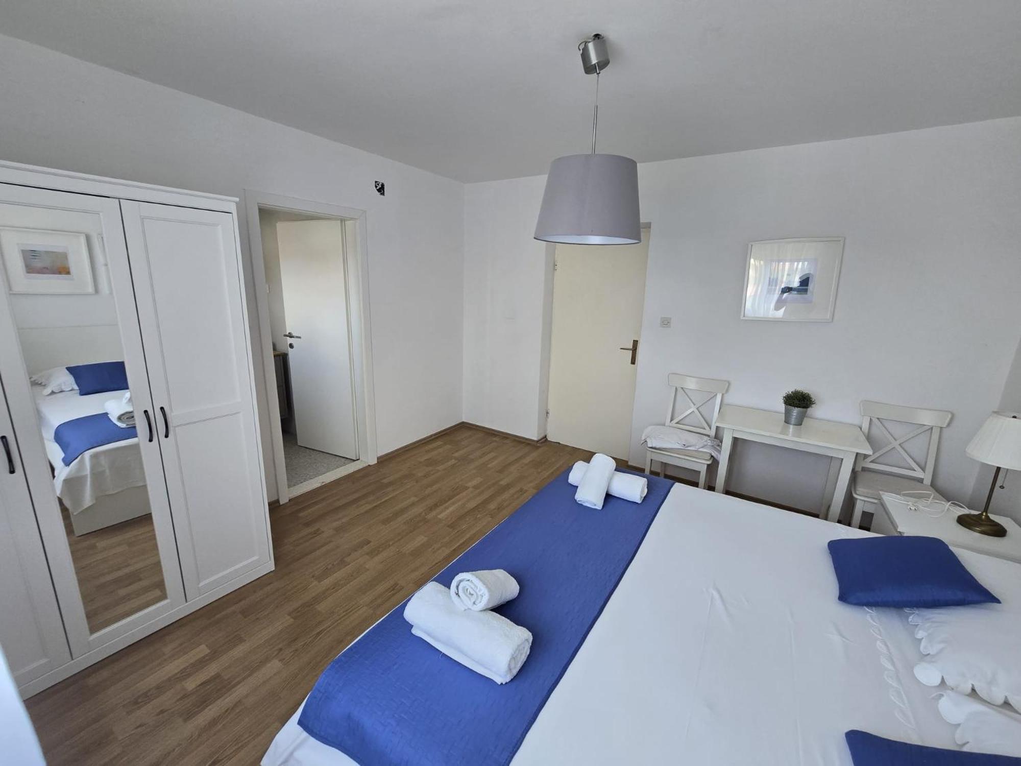 Apartmani Mira Vodice Eksteriør billede
