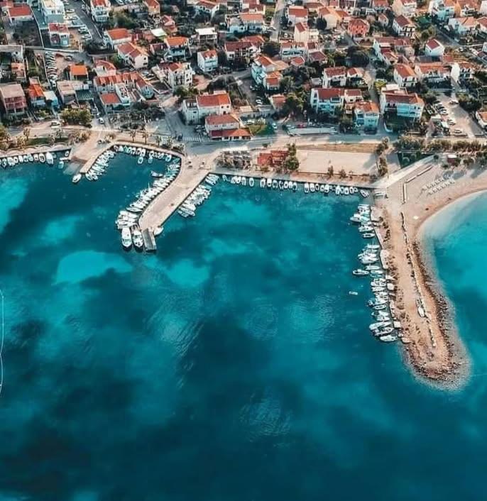 Apartmani Mira Vodice Eksteriør billede