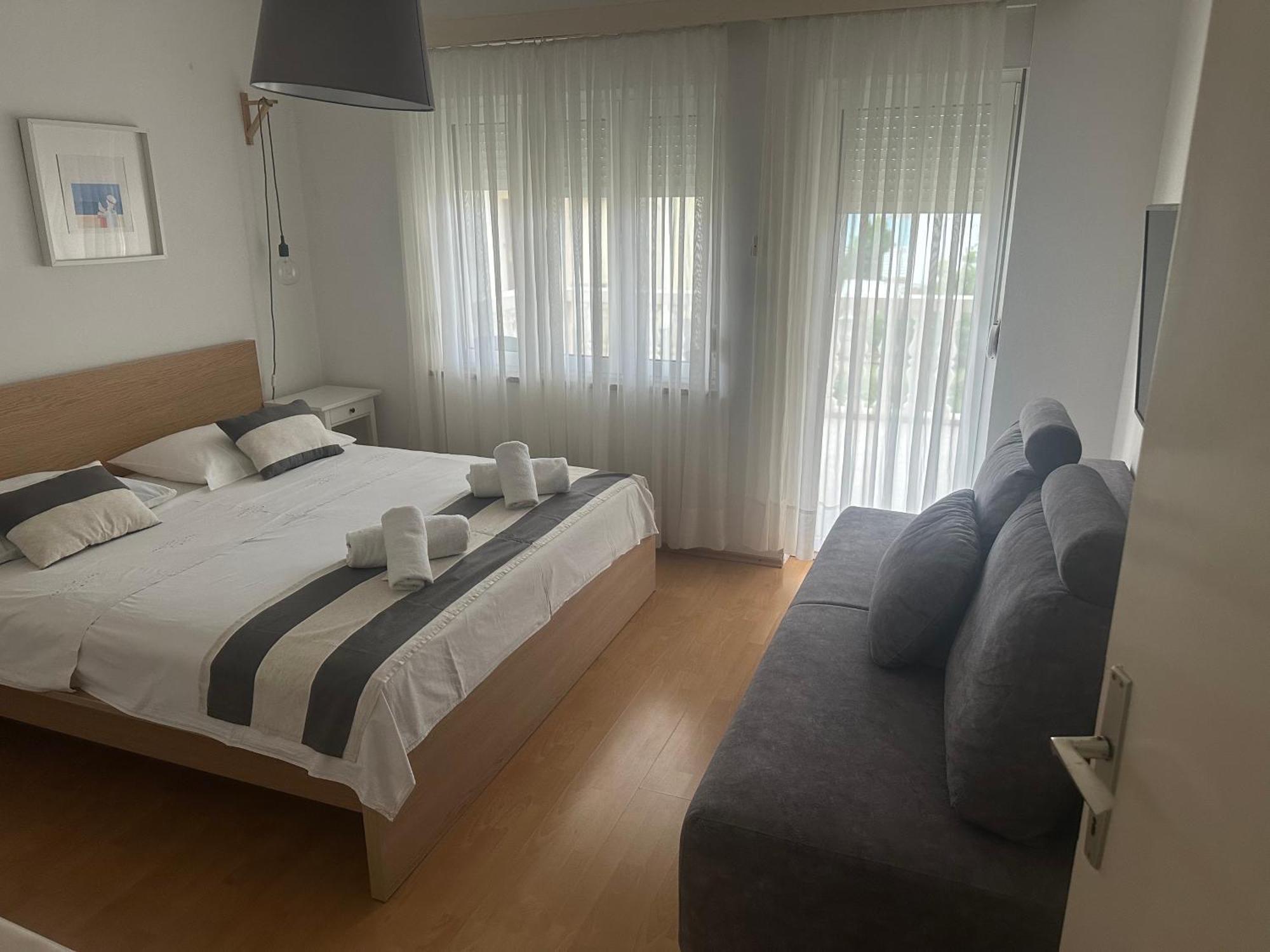 Apartmani Mira Vodice Eksteriør billede