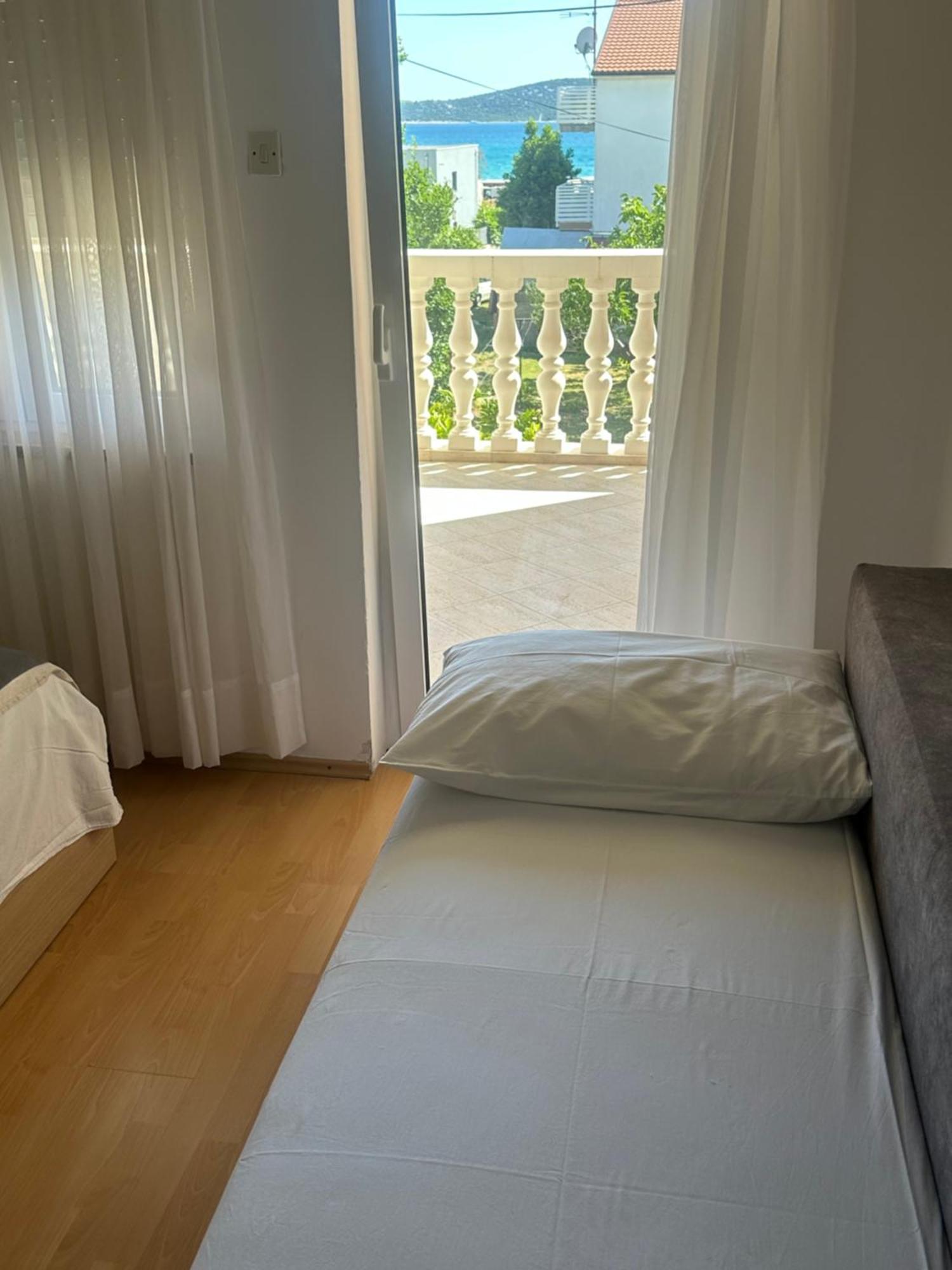Apartmani Mira Vodice Eksteriør billede