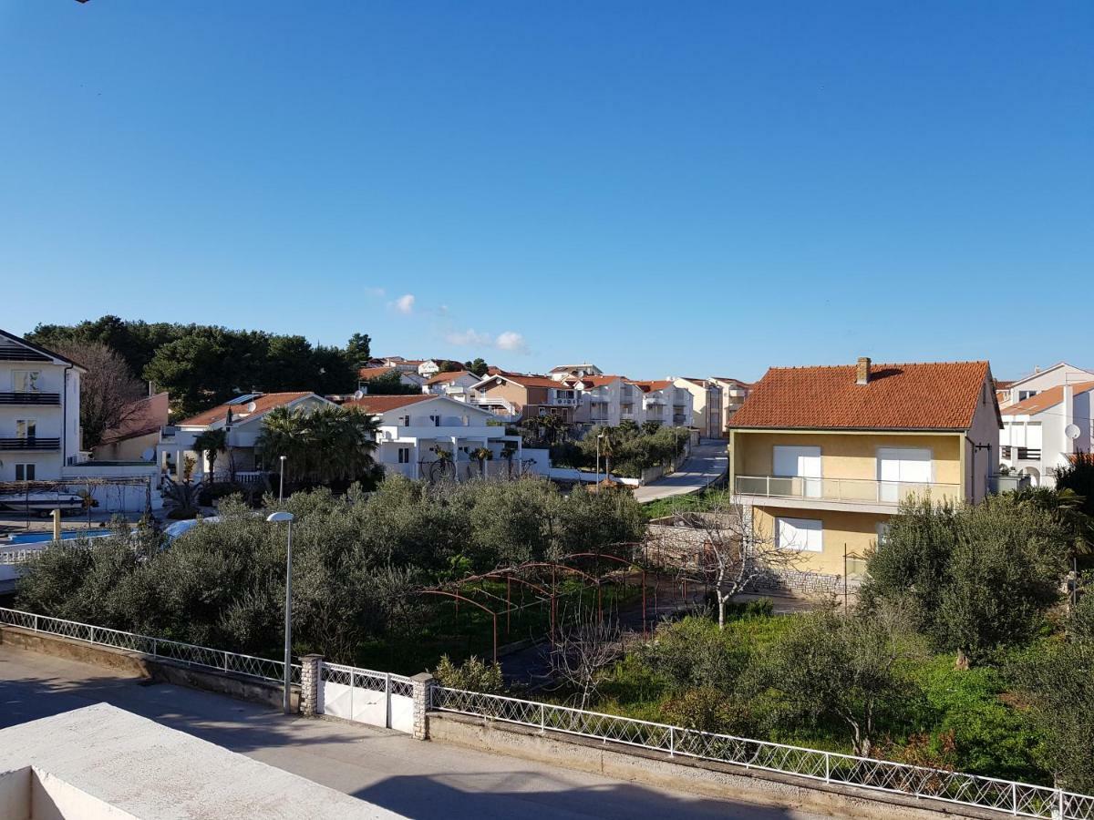 Apartmani Mira Vodice Eksteriør billede