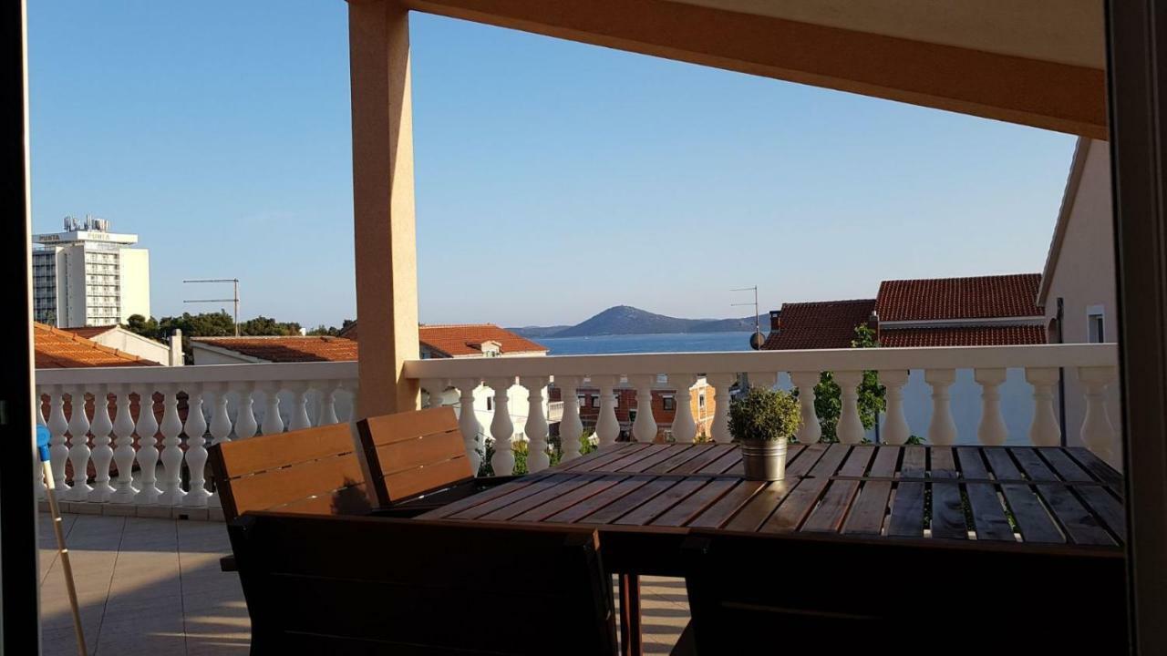 Apartmani Mira Vodice Eksteriør billede