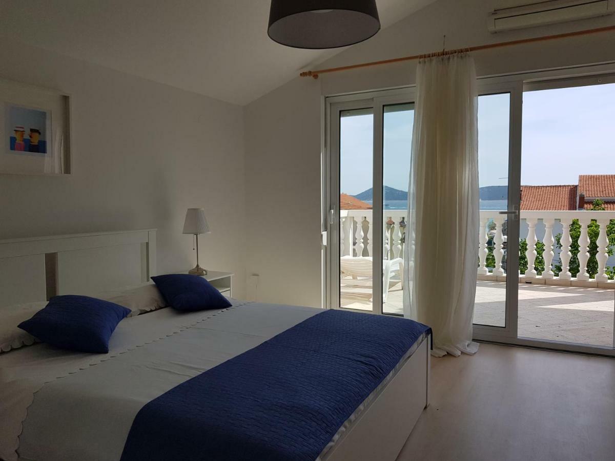 Apartmani Mira Vodice Eksteriør billede